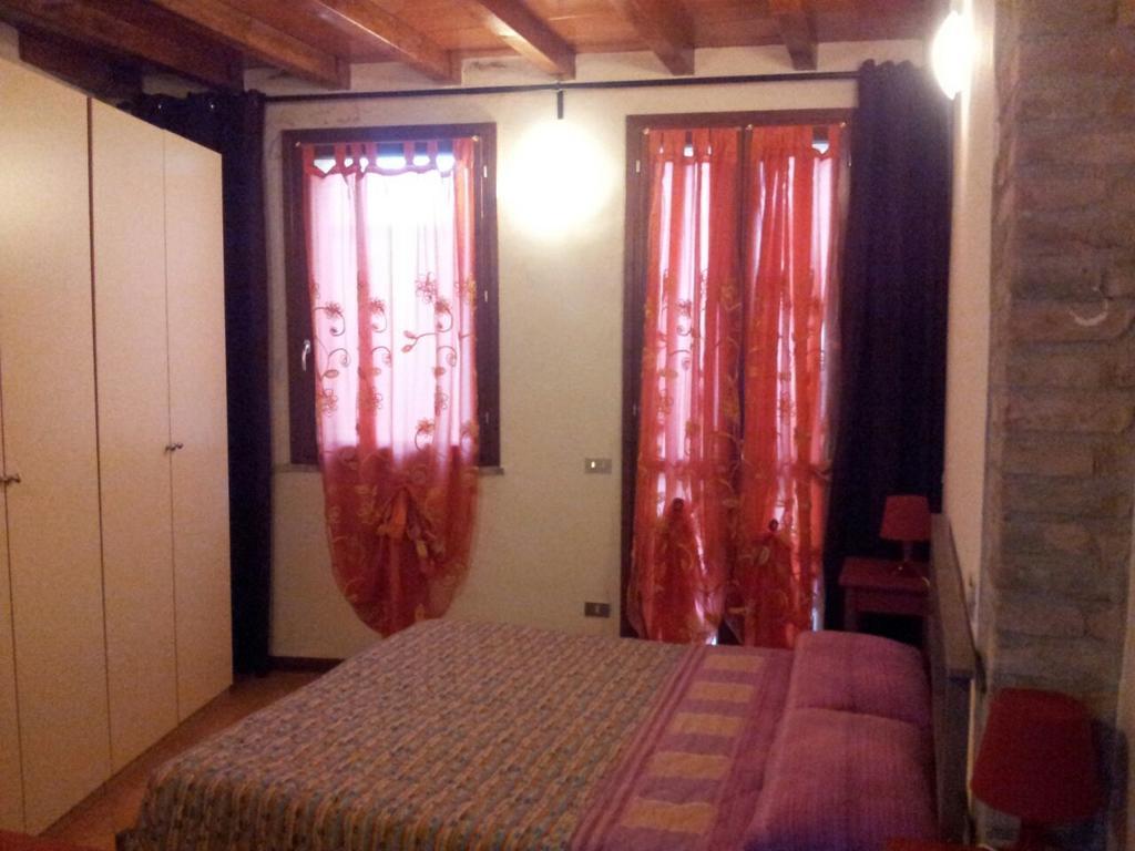 Via Toscana House Парма Стая снимка
